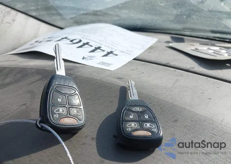 2006 Chrysler Town & Country Touring z USA, uszkodzony, nr VIN 2A4GP54L46R651734